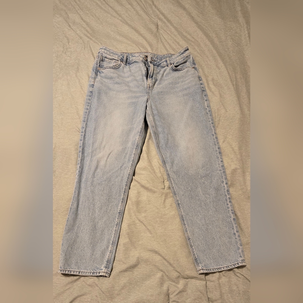 American Eagle Mom Jeans